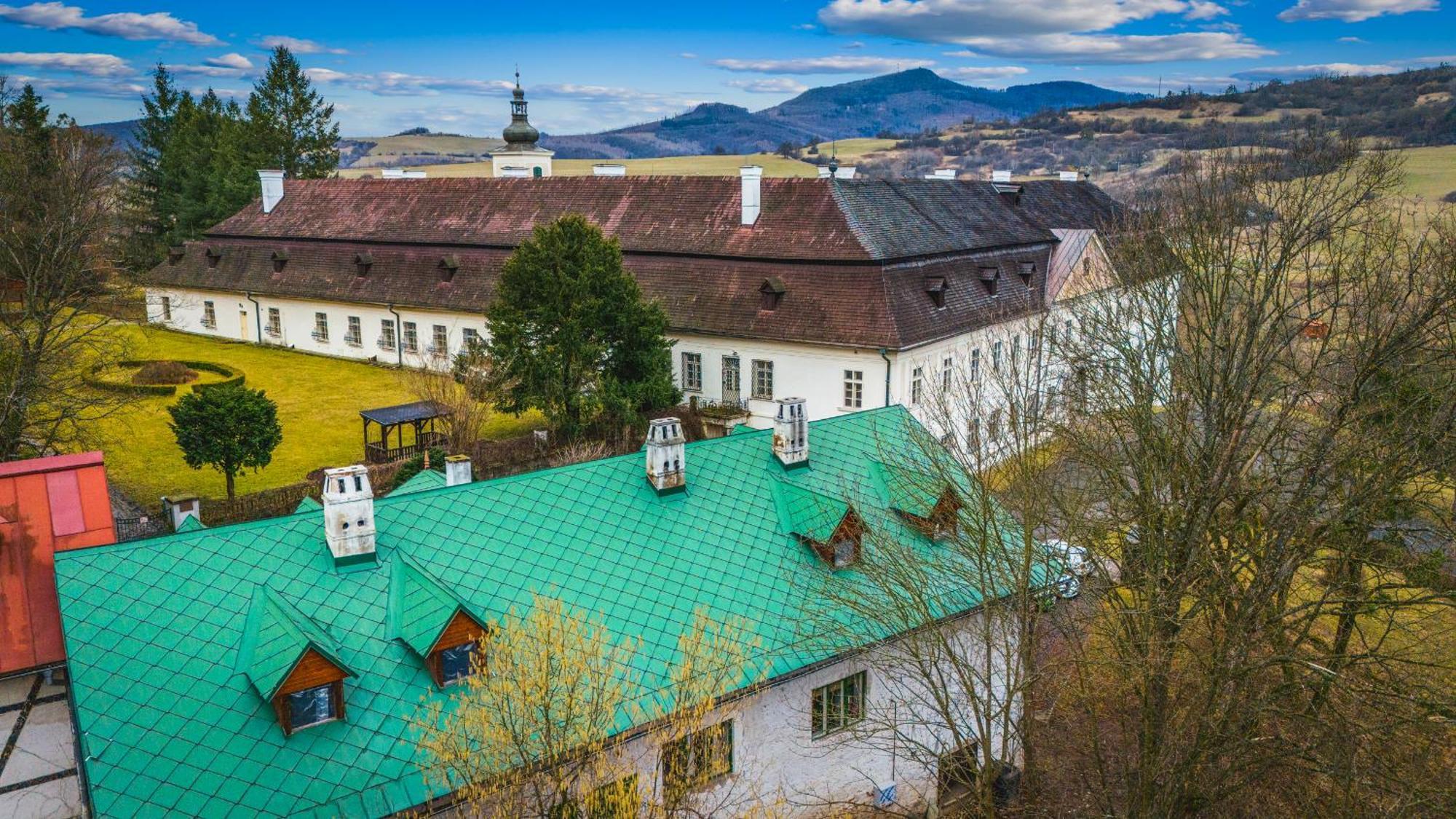 Sovi Dom- Historicke Apartmany Z 19 Storocia, 4Km Od Banskej Stiavnice Svätý Anton Eksteriør billede
